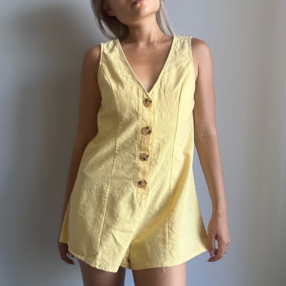 Princessp Polly Linen Button Front Sleeveless Romper / Playsuit in Butter Yellow - Picture 2 of 7